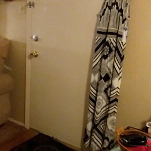 NWT, London Style Sleeveless Pattern Maxi Dress